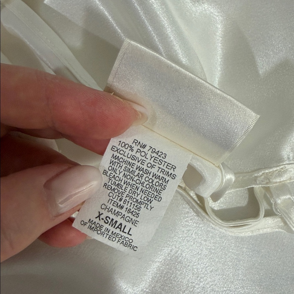 Intimo Amore Champagne Satin Slip Nightgown Floral Lace Trim XS Lingerie Soft - Picture 5 of 7